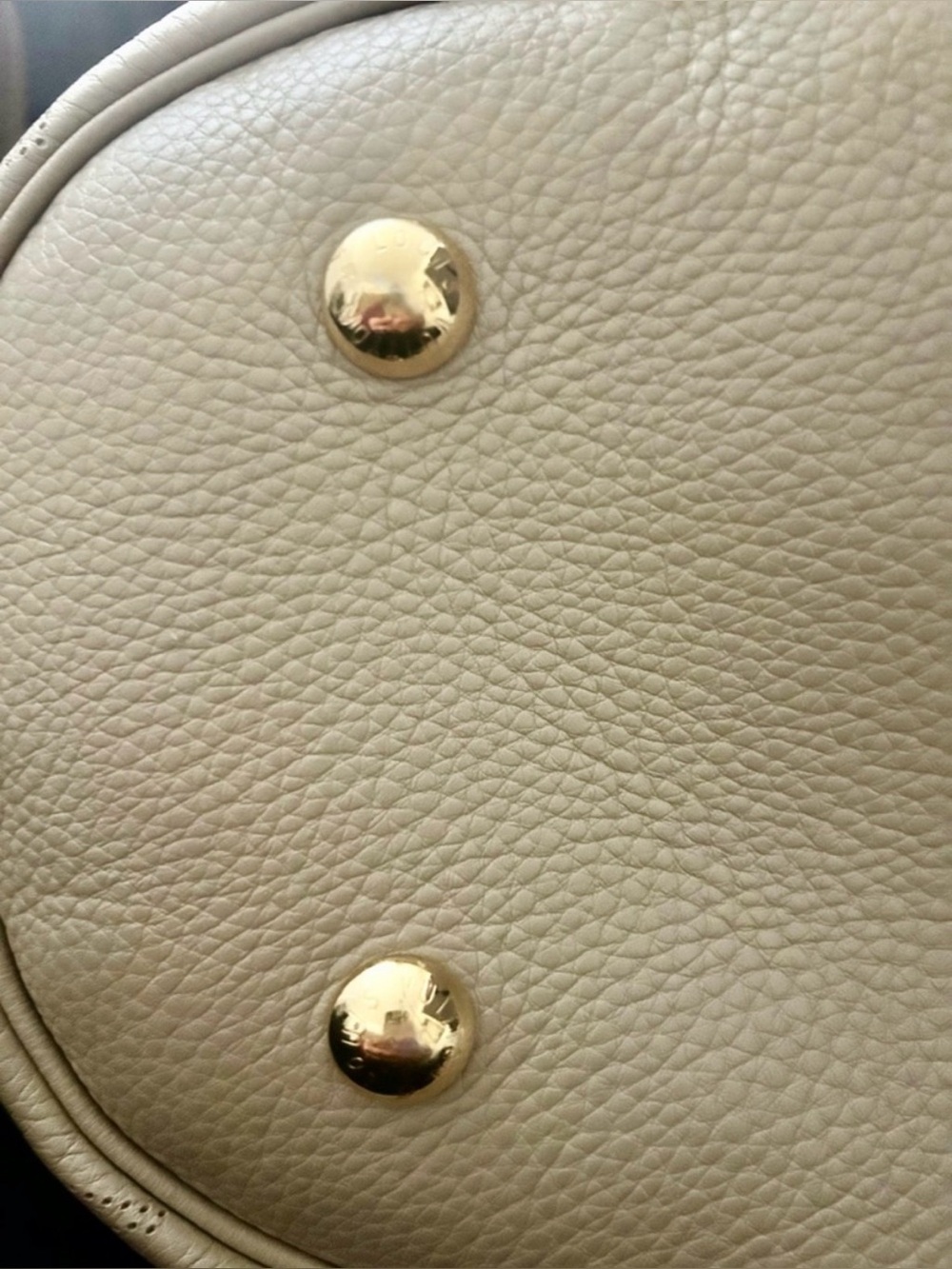 Louis Vuitton “Mahina” Shoulder Bag - Large. Pristine Condition! - Picture 8 of 15